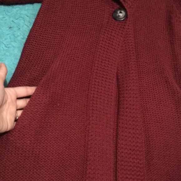 Victoria’s Secret Long red knit cardigan! 🍒